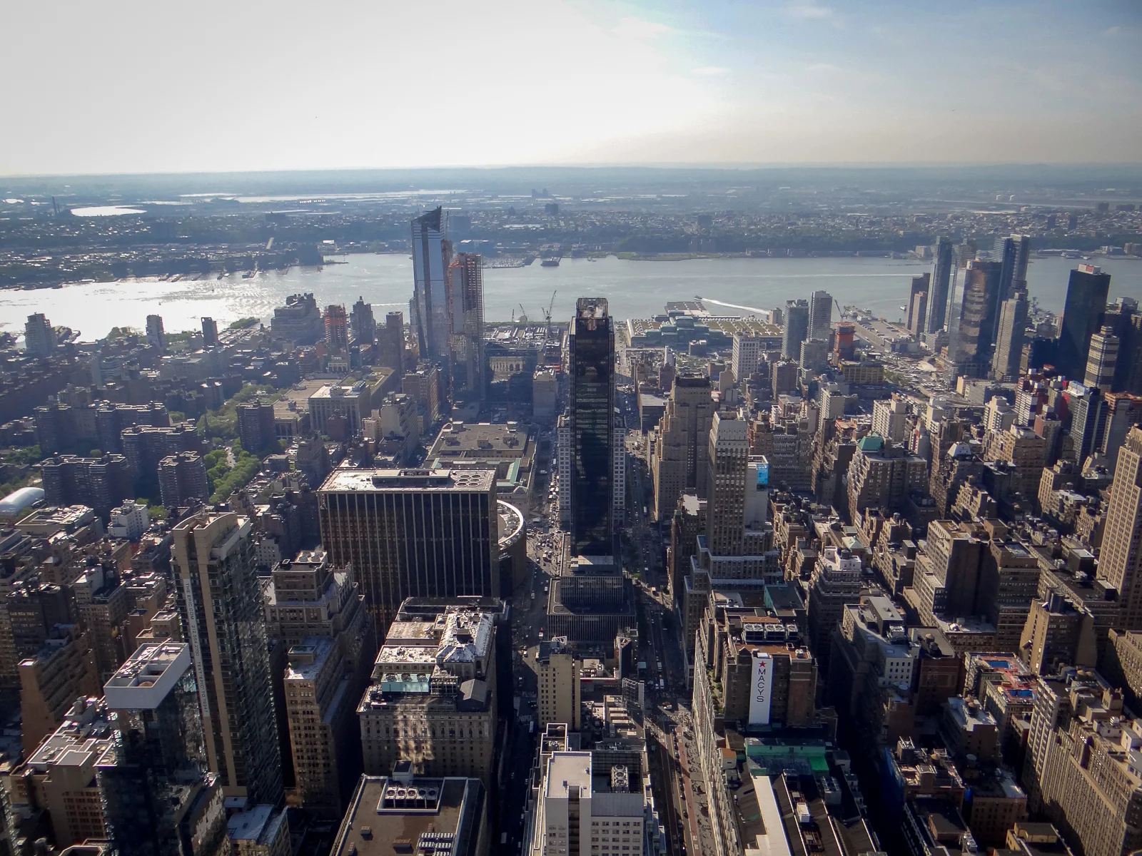 Hudson River Hudson Yards Baustelle und Manhattan Westside vom Empire State Building New York City